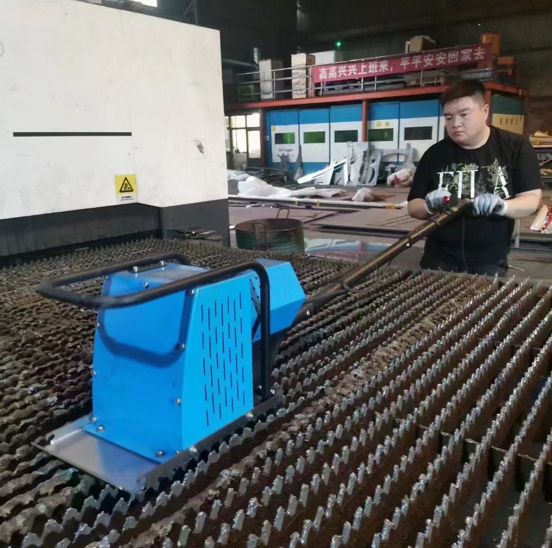 Dual-motor-driven Fiber Laser Cutting Table Automatic Slat Slag Cleaner with Convincing Cleaning Pow