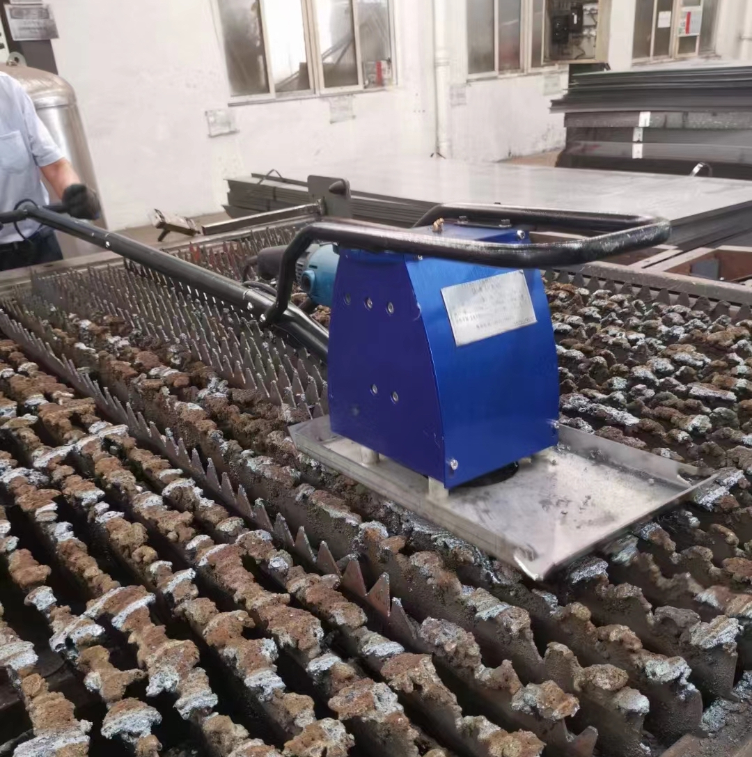 Dual-motor-driven Fiber Laser Cutting Table Automatic Slat Slag Cleaner with Convincing Cleaning Pow