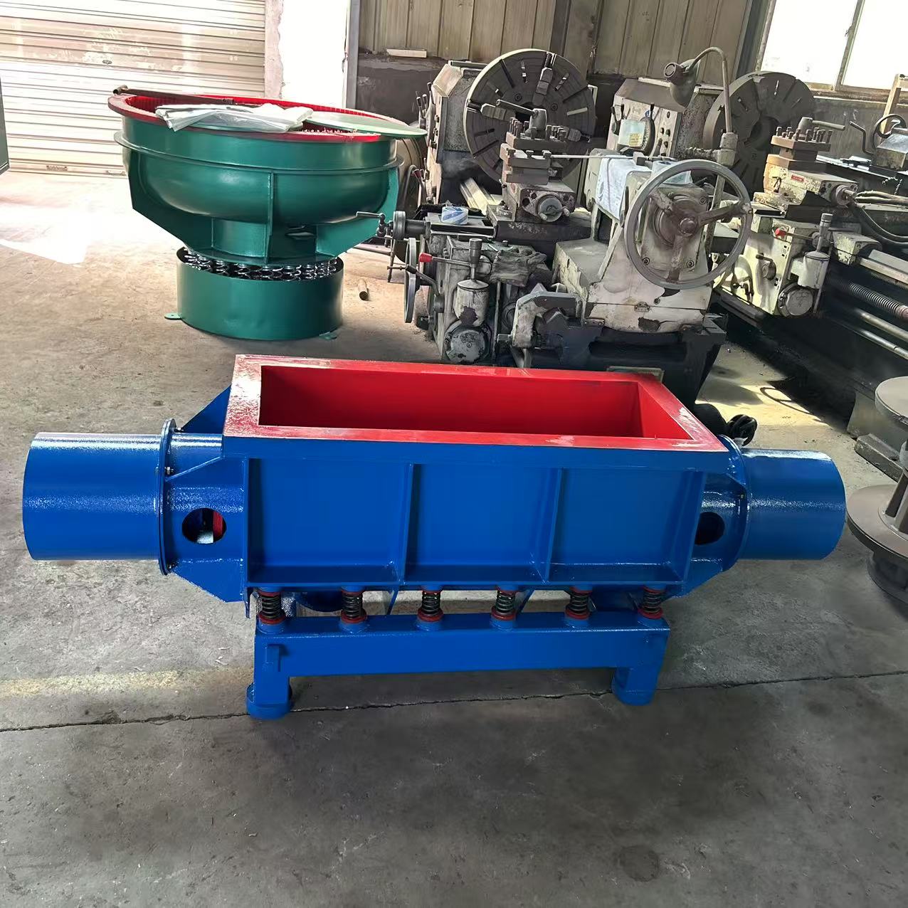 200L LINER VIBRATION MACHINE FOR DEBURRING METAL PIECES AND POLISHING