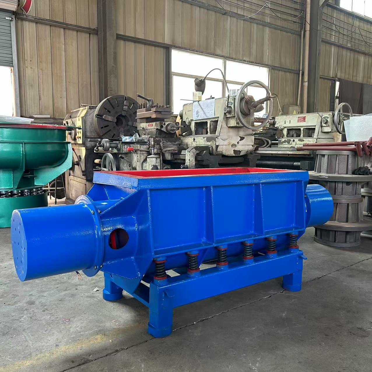 200L LINER VIBRATION MACHINE FOR DEBURRING METAL PIECES AND POLISHING